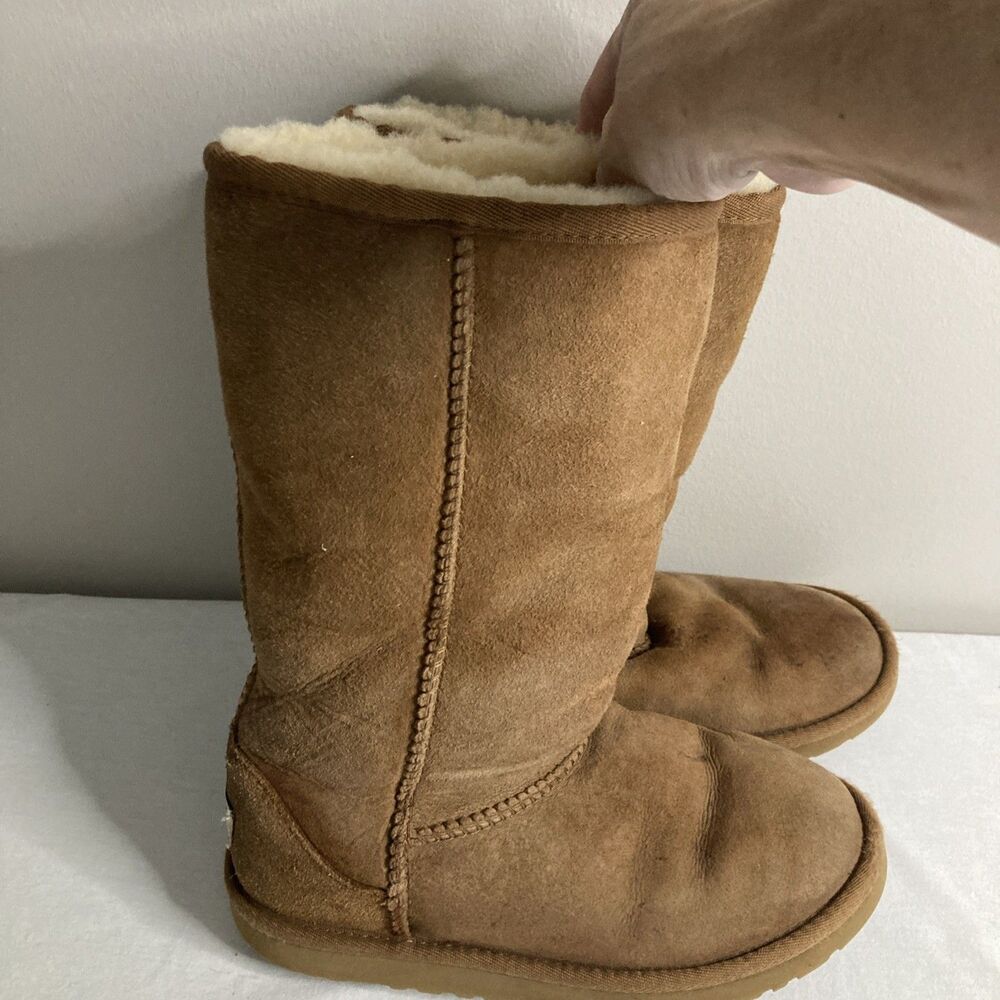 Ugg Classic Tall Geniune Sheepskin Leather Blend Insulated Brown Boots Size 3